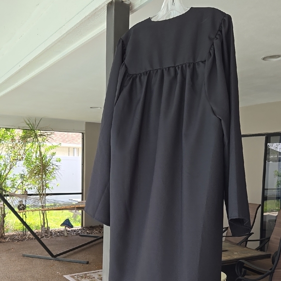 Graduation Black Full-Length Robe & Cap - Picture 7 of 10